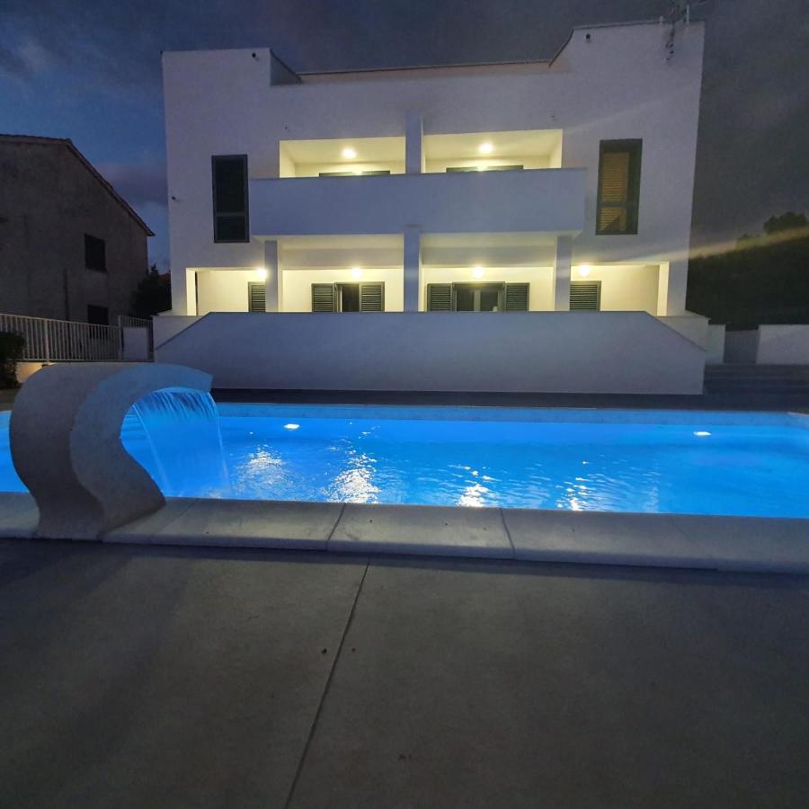 Villa Aquamarine Apartments Novalja Luaran gambar