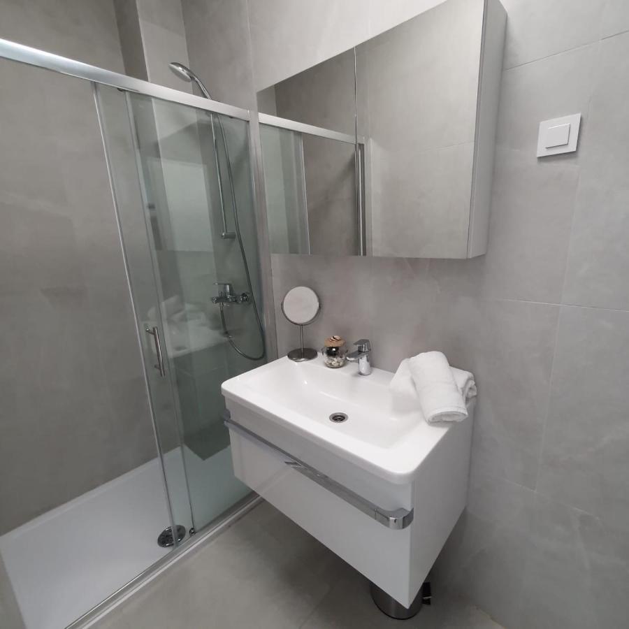 Villa Aquamarine Apartments Novalja Luaran gambar
