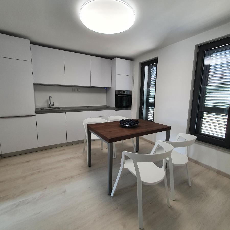 Villa Aquamarine Apartments Novalja Luaran gambar
